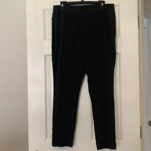 Worthington brand EUC pull on Skinny black and polka dot dress pants size 12